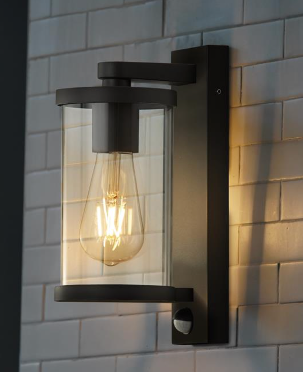 Outdoor Wall Light, PIR, Black - ID 13369 - DISCONTINUED
