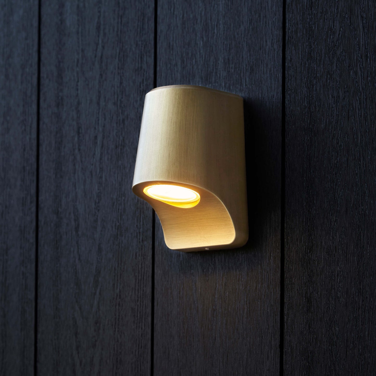 Matt Antique Brass Die Cast IP44 Led Wall Light With Frosted Glass - ID 12505