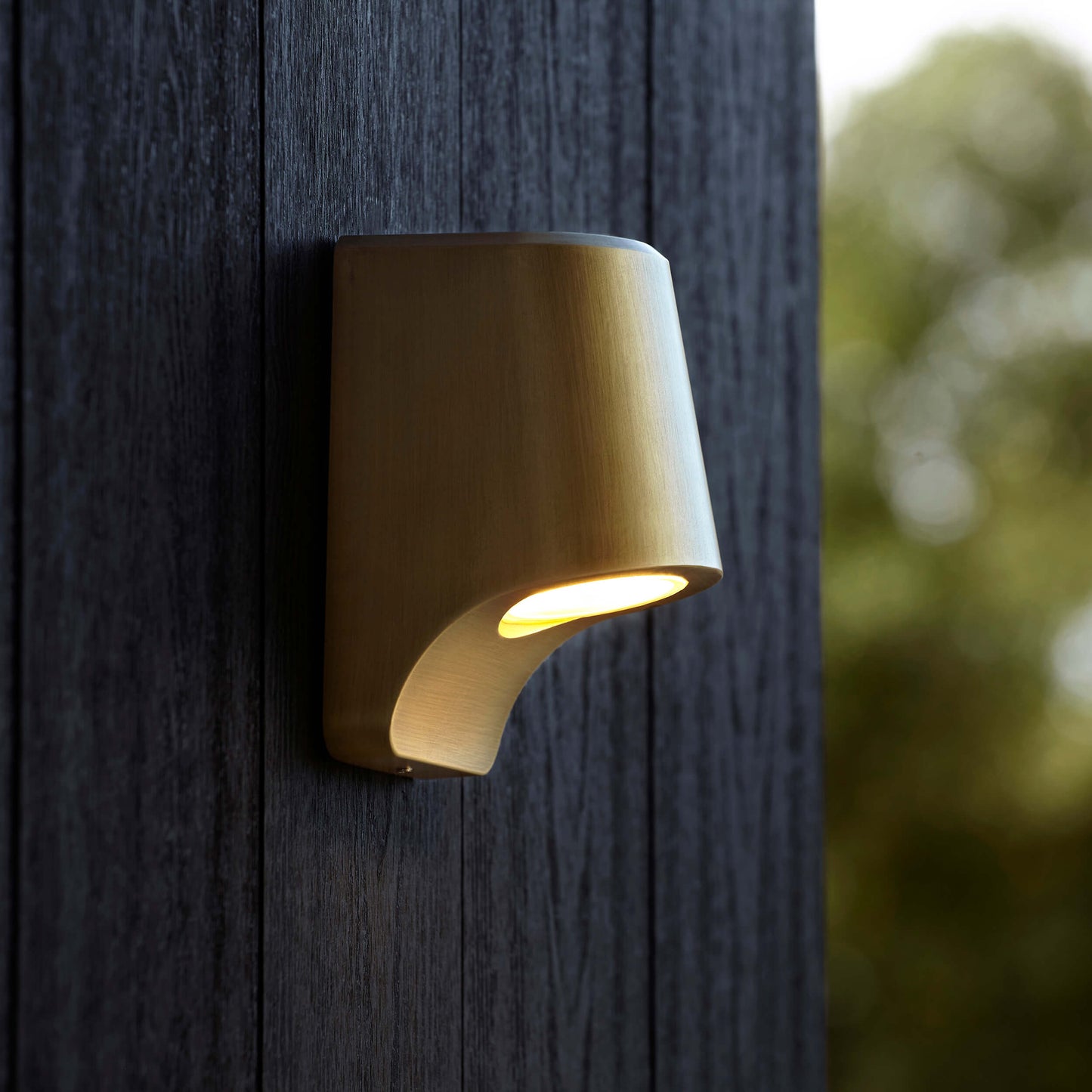 Matt Antique Brass Die Cast IP44 Led Wall Light With Frosted Glass - ID 12505