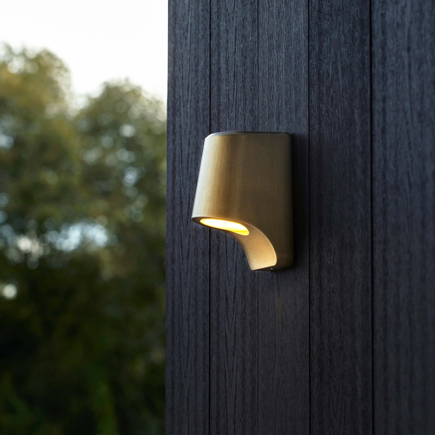 Matt Antique Brass Die Cast IP44 Led Wall Light With Frosted Glass - ID 12505