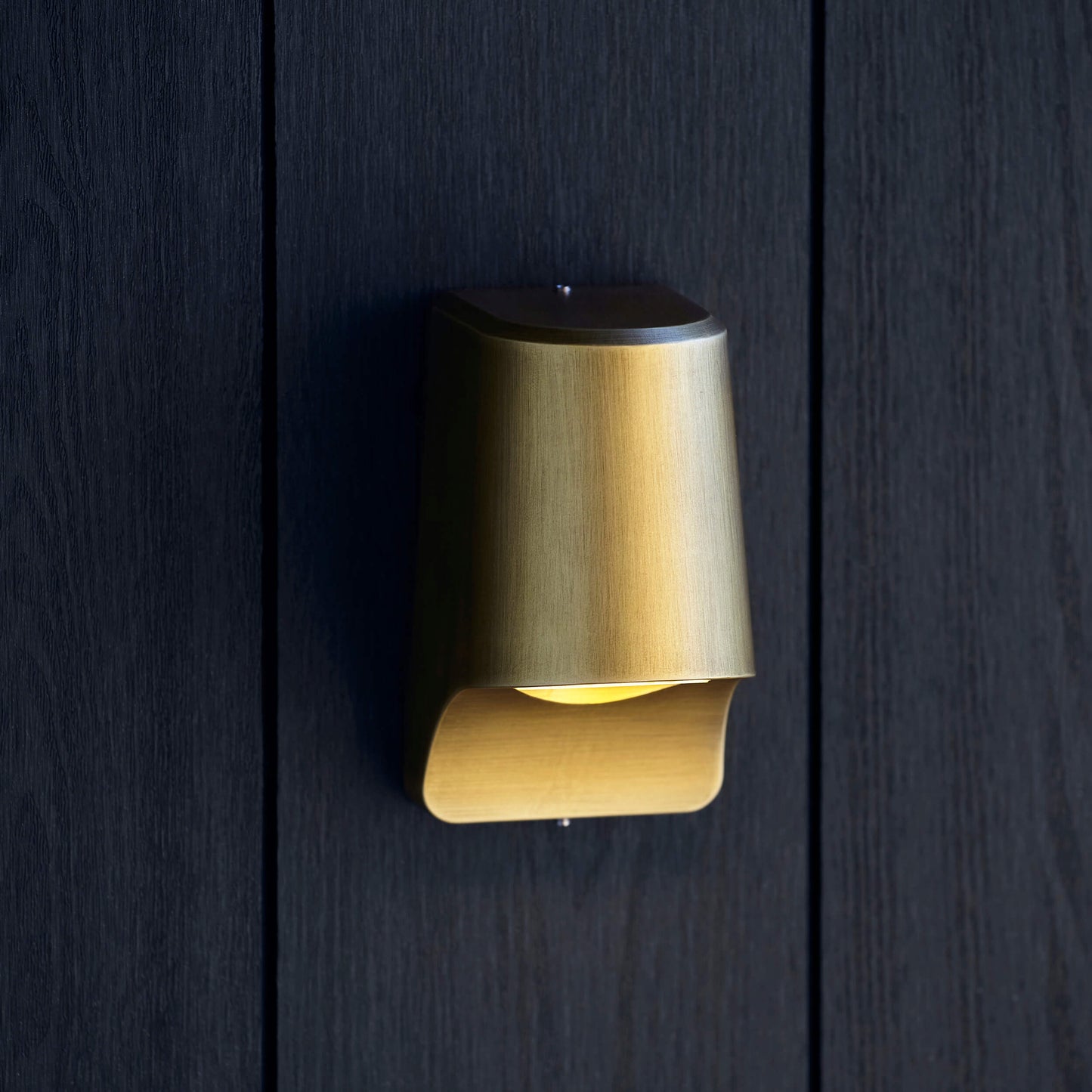 Matt Antique Brass Die Cast IP44 Led Wall Light With Frosted Glass - ID 12505