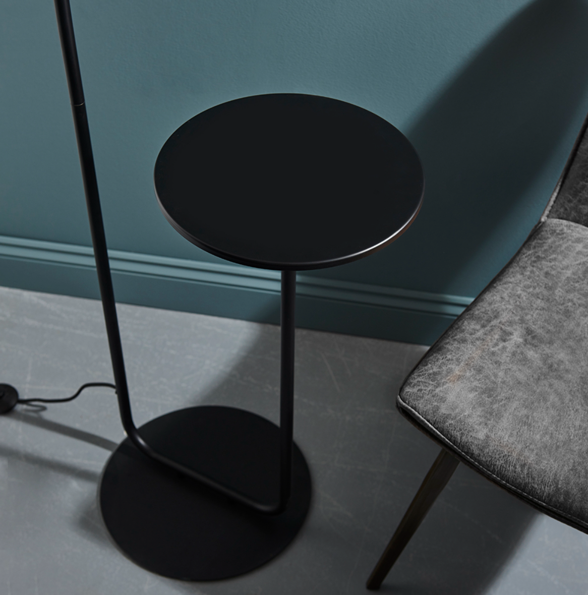 Black Floor Light With Table And Black Shade - ID 11748