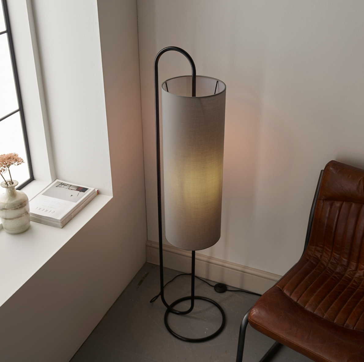 Oval structural matt black floor light with grey fabric shade - ID 11397