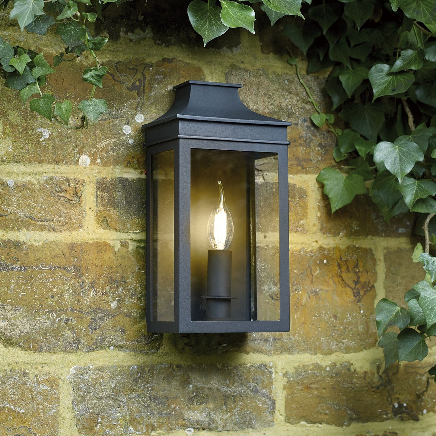 Halston 1 Lamp Coach Lantern In Matt Black - ID 9283
