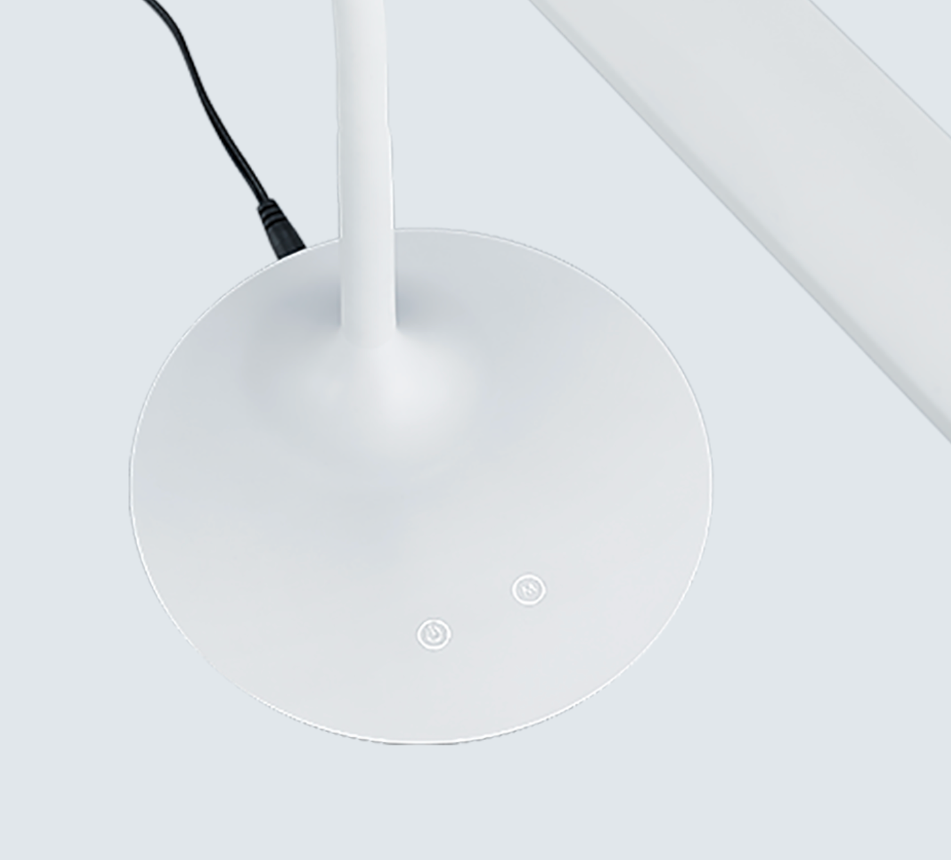 SMIT Flexible Arm White Table Lamp - ID 14954