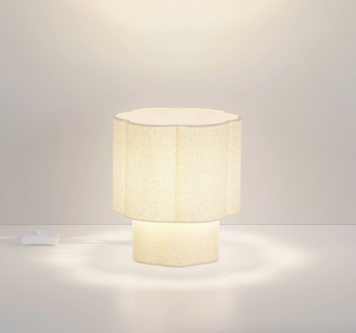 OSY Scalloped Beige Table Lamp - ID 15088