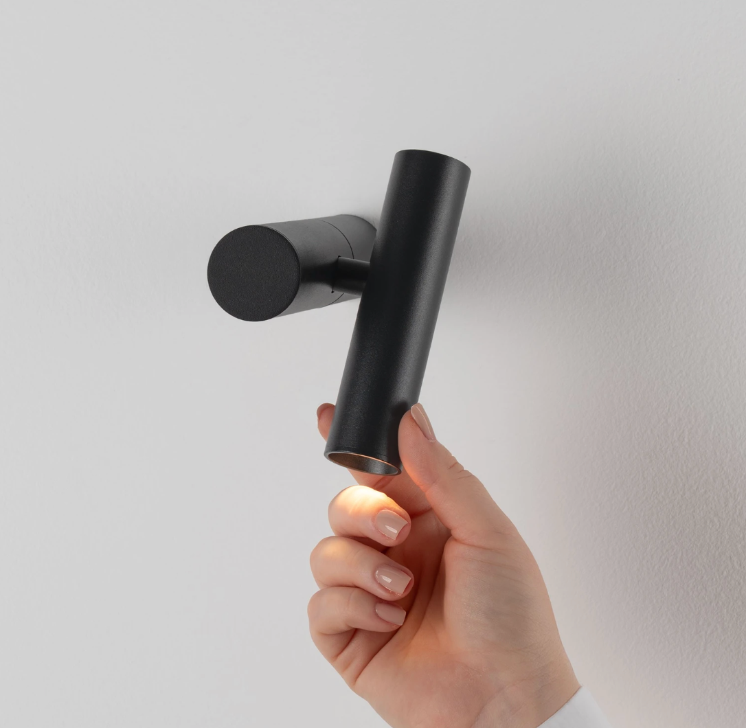 Leva Spot Sleek Black Wall Light - ID 15092