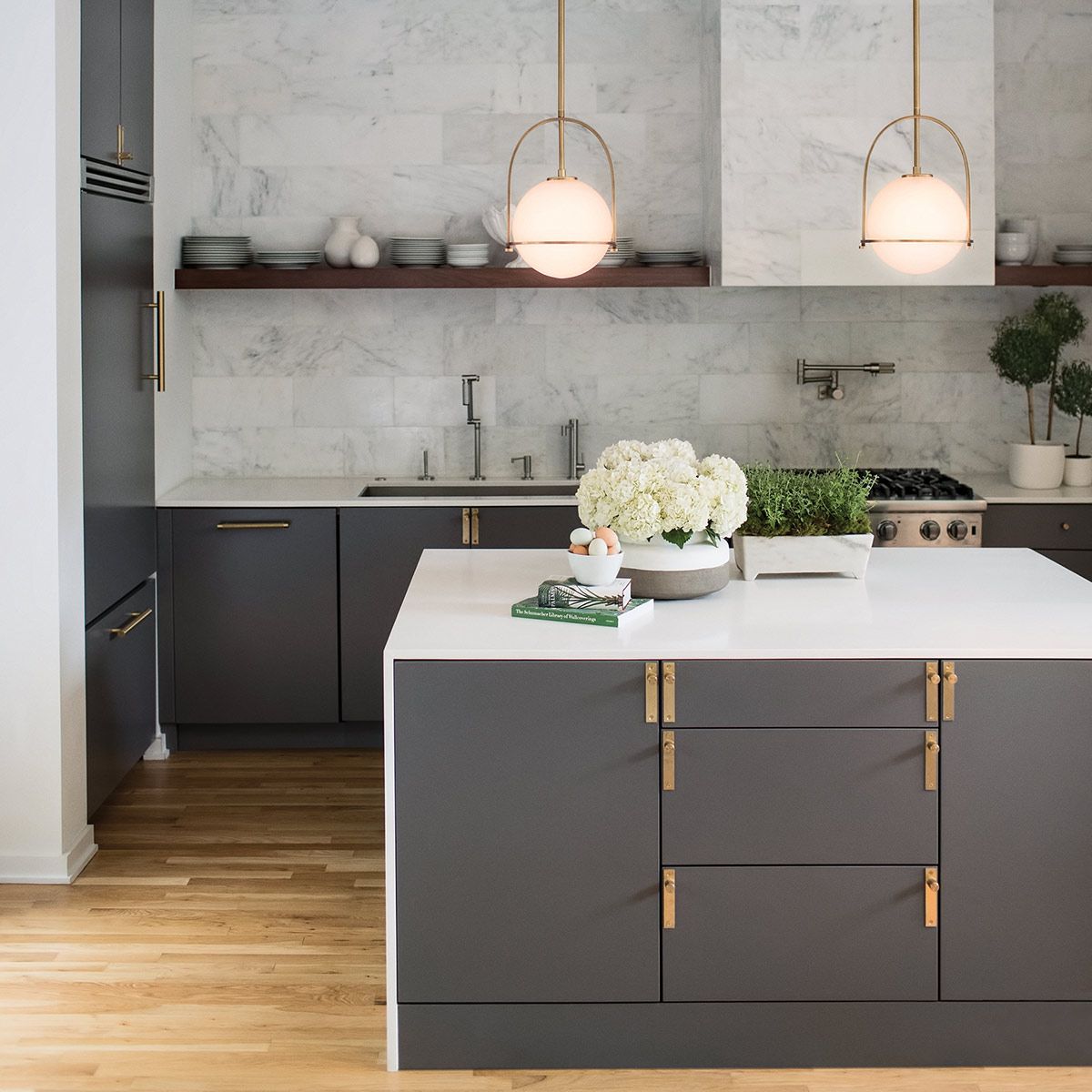 SOM 1 Light Pendant in Brass with Opal Class - ID 13657