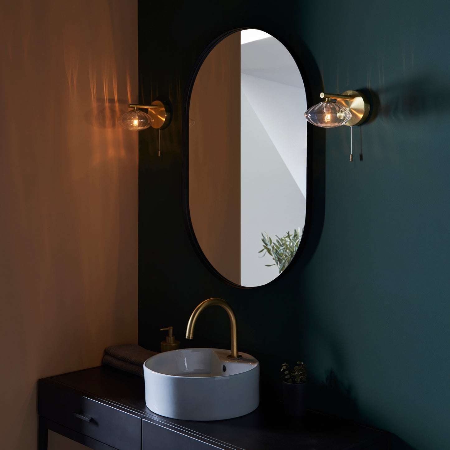 Satin Brass & Clear Ribbed Glass IP44 Wall Light - ID 11667