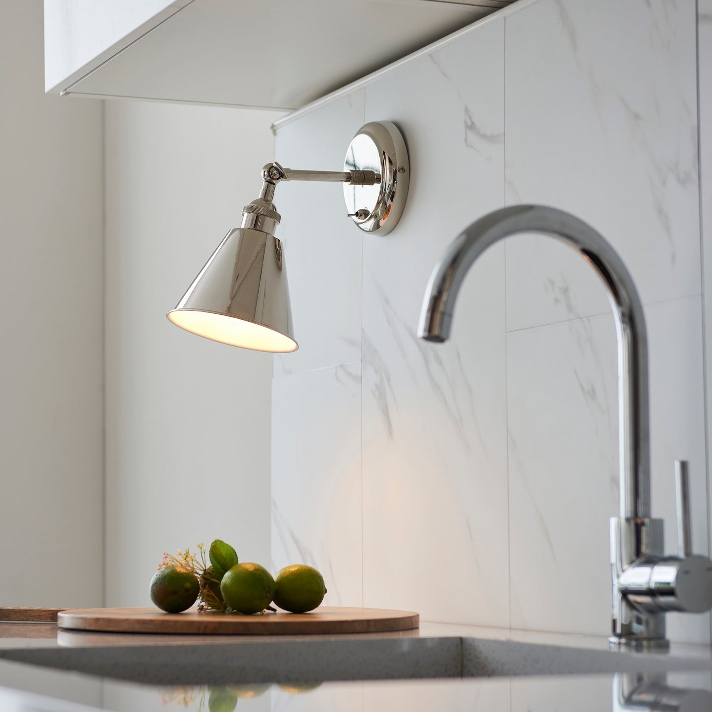 Bright Nickel Plated Adjustable Wall Lamp - ID 11694