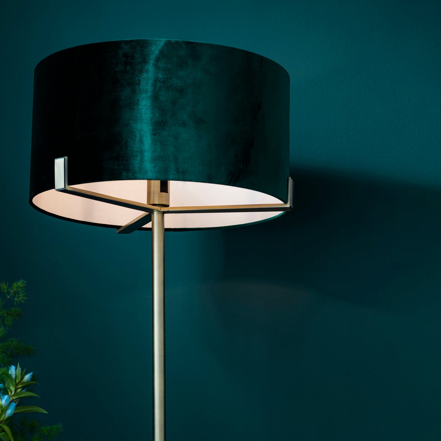 MBL Burwood Floor Lamp In Antique Brass - ID 11617