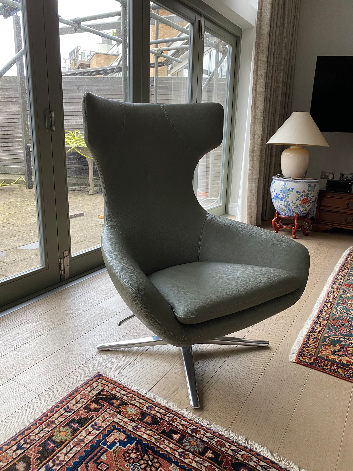 Leolux Caruzzo Armchair